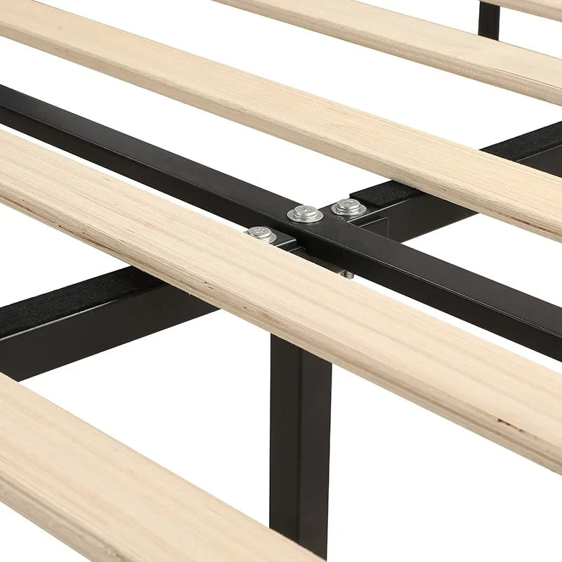Letto a piattaforma moderno King Size in velluto con testiera imbottita