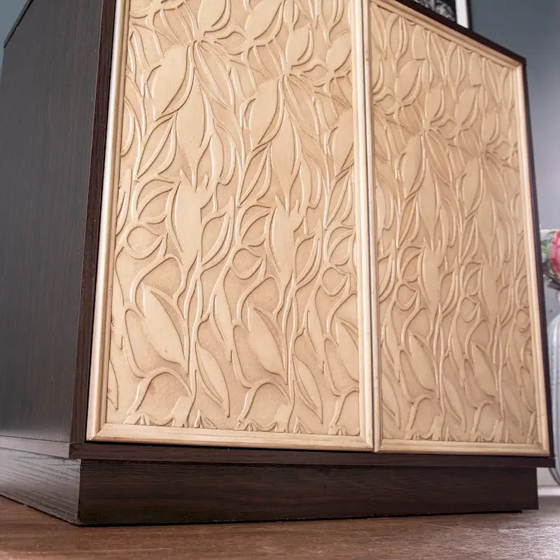Madia Elinda in legno marrone stile transizionale