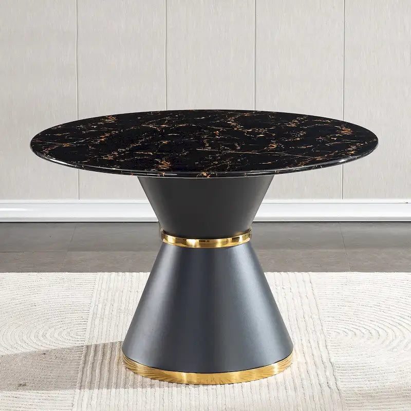 Tavolo da pranzo rotondo in MDF stampato effetto marmo nero, base colonnare nera con anello dorato (sedie escluse)