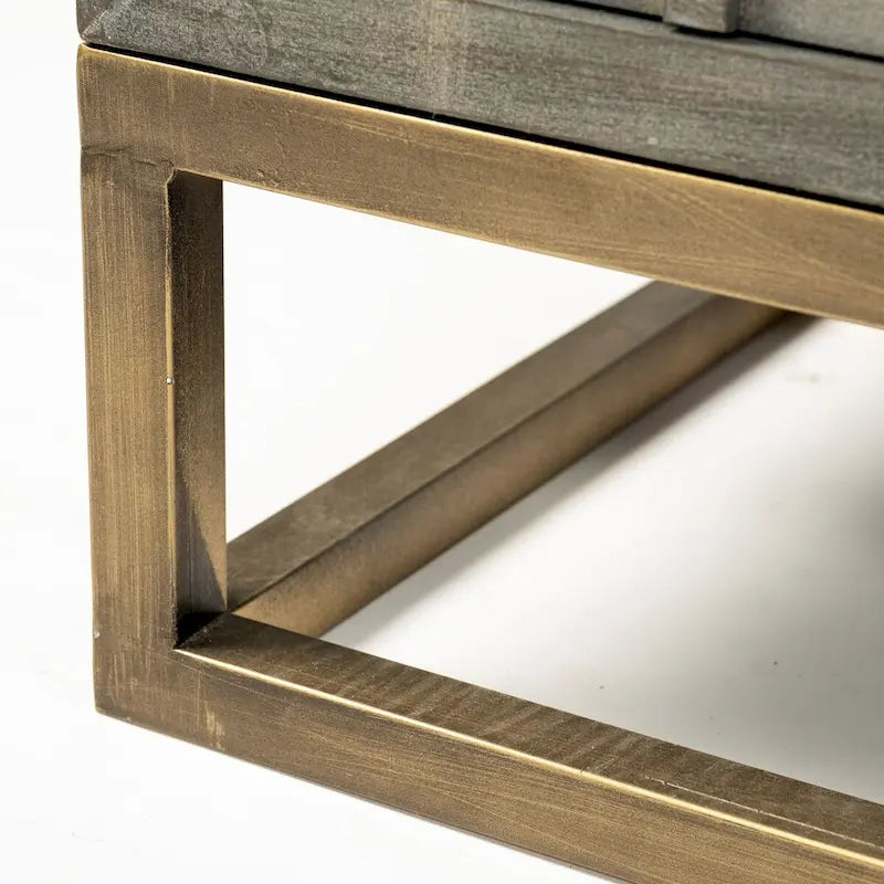 Credenza a 9 cassetti impiallacciata in abete grigio con base in metallo dorato